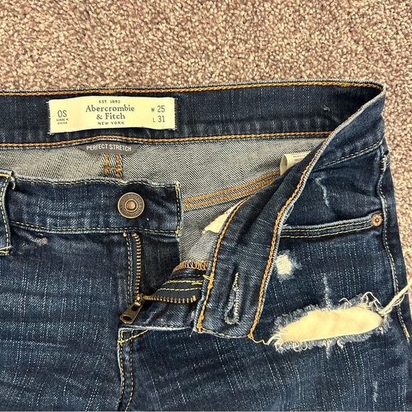 Abercrombie & Fitch Women's Erin Jeans Size 0 S Blue Distressed Skinny Low Rise - Picture 4 of 14